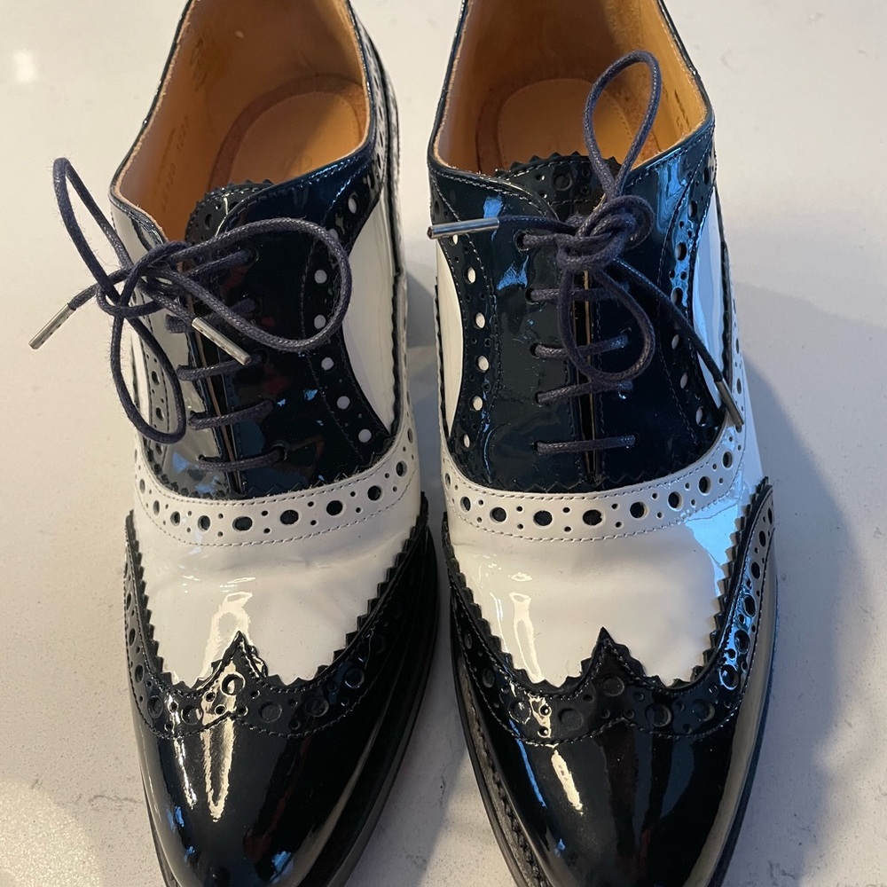 Chic Black and White Women's Brogue Loafers - Picture 9 of 9
